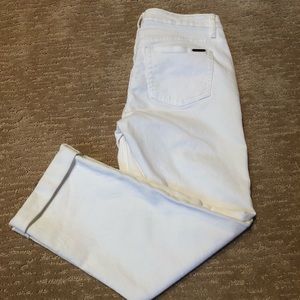 Woman’s Jennifer Lopez White Cuffed Denim Capris
